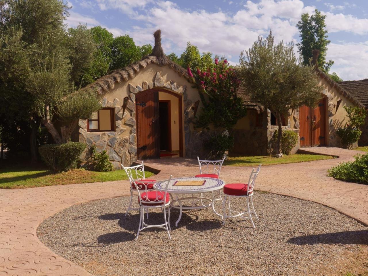 Villa Marco Au Jardin Des Senteurs El Ain Exterior foto
