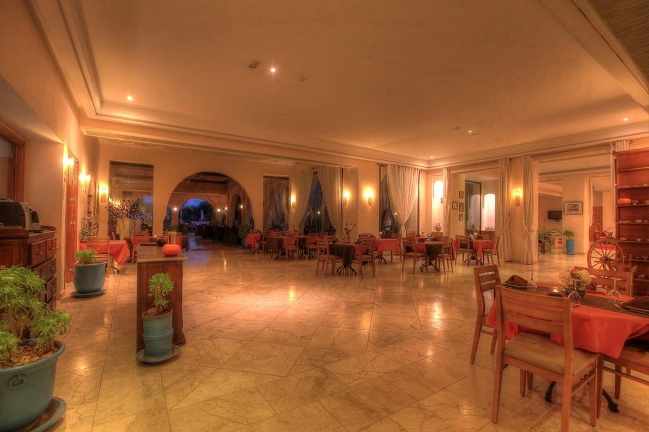 Villa Marco Au Jardin Des Senteurs El Ain Exterior foto